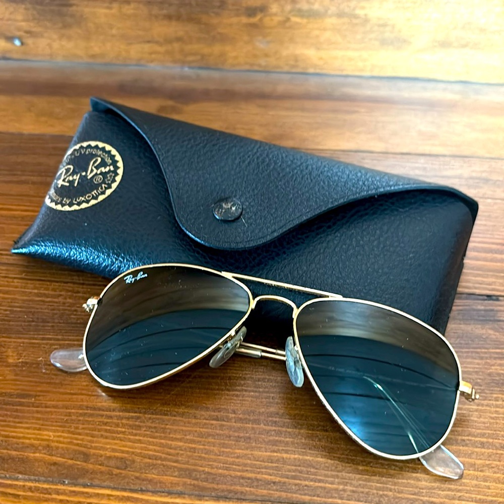 Ray-Van aviators. Small frame.